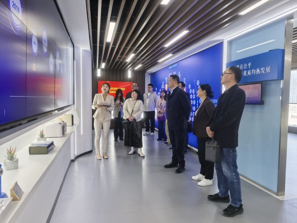 图片-校企协同探索科技助残新路径